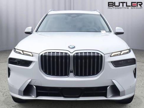 Used 2024 BMW X7 xDrive40i w/ Premium Package AWD/4WD image 2