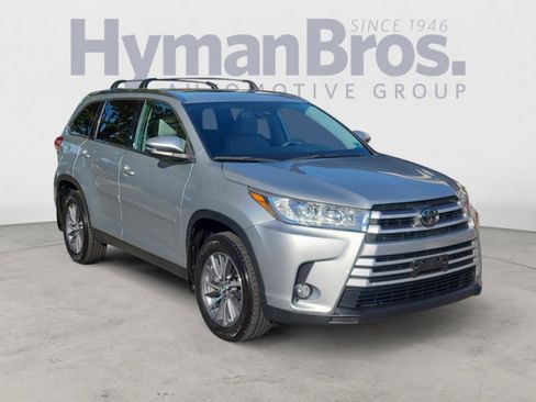 Used 2019 Toyota Highlander XLE image 1