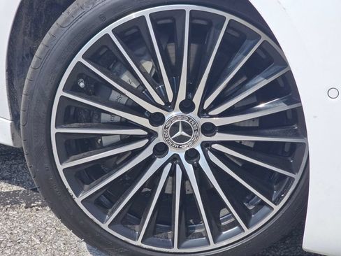 Used 2024 Mercedes-Benz C 300 4MATIC Sedan image 10