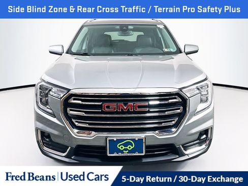 Used 2023 GMC Terrain SLT AWD/4WD image 2