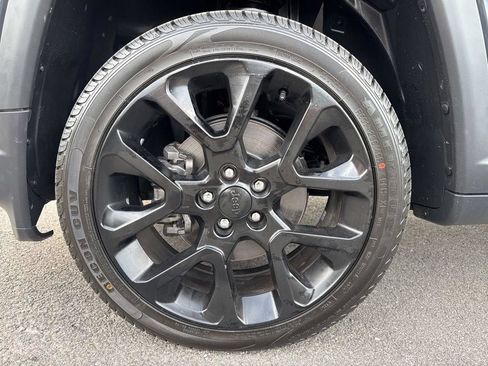 Used 2018 Jeep Compass Limited w/ Navigation Group AWD/4WD image 14