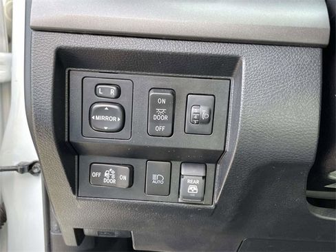 Used 2020 Toyota Tundra SR5 w/ SR5 Leather Package image 21