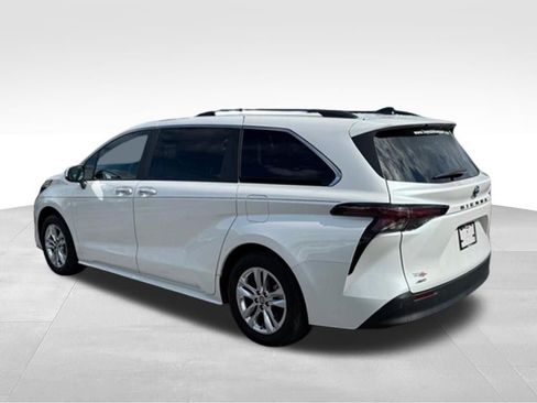 Certified 2024 Toyota Sienna XLE w/ XLE Plus Package AWD/4WD image 4