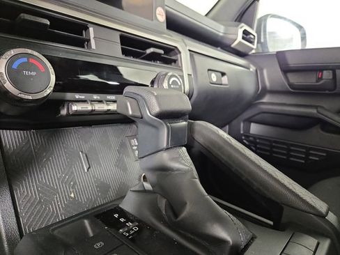 Used 2025 Toyota 4Runner SR5 AWD/4WD image 21