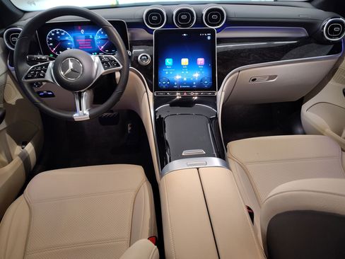 Used 2025 Mercedes-Benz GLC 300 image 14