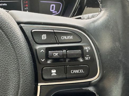 Used 2021 Kia Niro EX Premium image 31