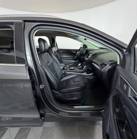 Used 2016 Ford Edge Titanium w/ Technology Package FWD image 5