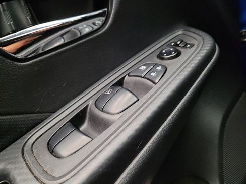 Used 2021 Nissan Versa SV FWD image 27