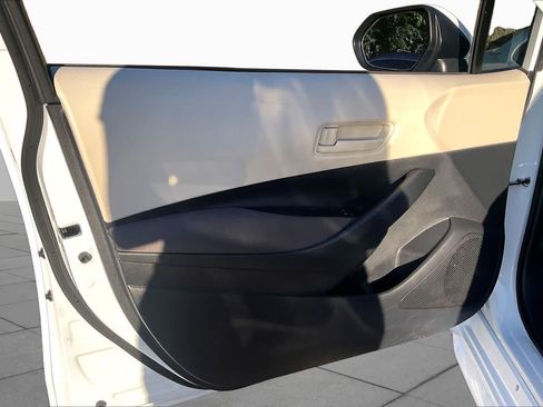 Used 2026 Toyota Corolla LE FWD image 21