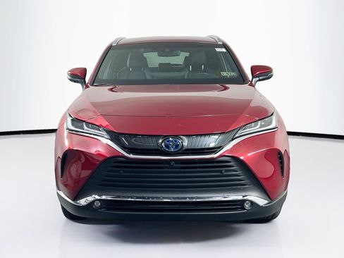 Used 2024 Toyota Venza Limited image 2