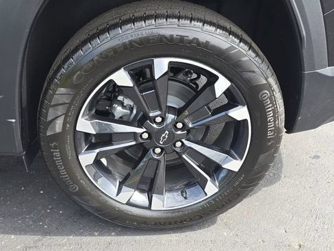 New 2027 Chevrolet Equinox RS w/ LPO, Floor Liner Package AWD/4WD image 34