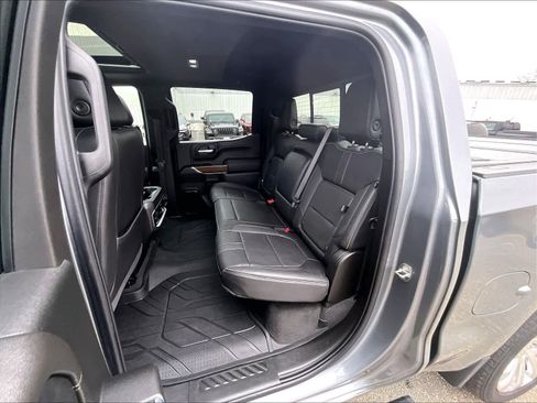 Used 2022 Chevrolet Silverado 1500 High Country image 15