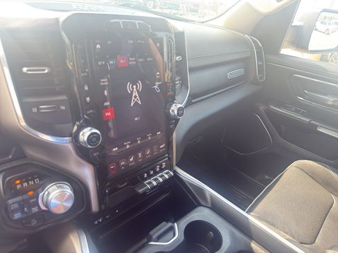 Used 2019 RAM 1500 Laramie AWD/4WD image 22