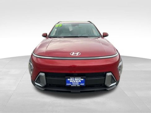 Used 2025 Hyundai Kona SEL AWD/4WD image 2