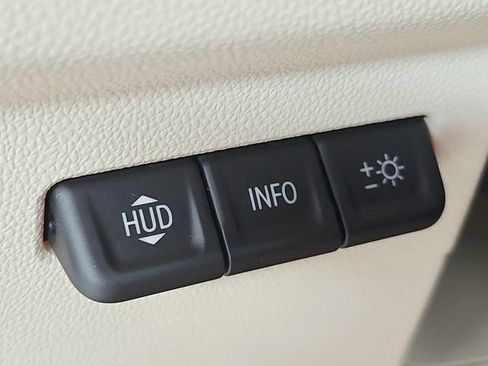 Used 2023 Buick Envision Essence w/ Technology Package I FWD image 27