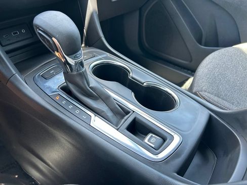 Used 2024 Chevrolet Equinox LT AWD/4WD image 35