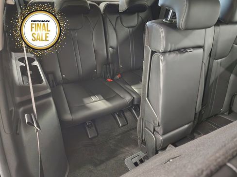 Certified 2025 Kia Sorento S image 17