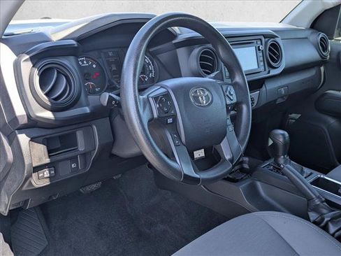 Used 2018 Toyota Tacoma SR5 AWD/4WD image 10