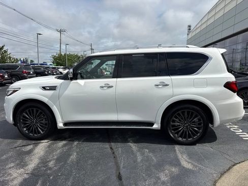 Used 2024 INFINITI QX80 Sensory w/ Cargo Package AWD/4WD image 12