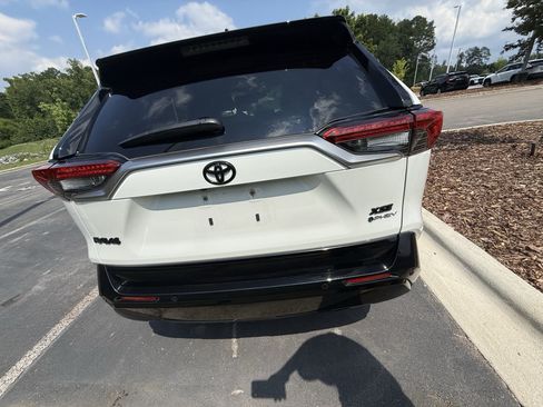 Used 2025 Toyota RAV4 XSE w/ Premium Package AWD/4WD image 11