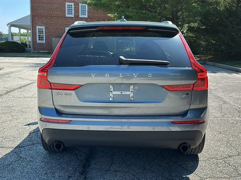 Used 2018 Volvo XC60 T5 Momentum w/ Convenience Package AWD/4WD image 5