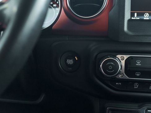 Used 2021 Jeep Wrangler Unlimited Rubicon image 40