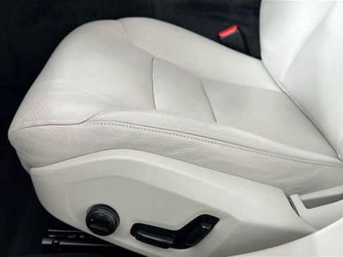 Used 2025 Volvo S60 B5 Core w/ Climate Package image 18