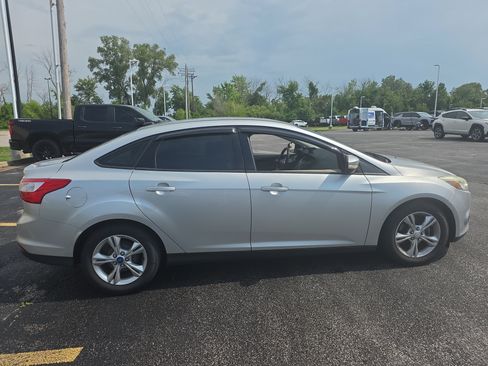 Used 2013 Ford Focus SE FWD image 3