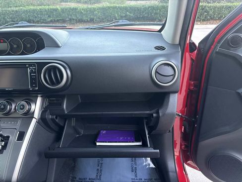 Used 2014 Scion xB image 18