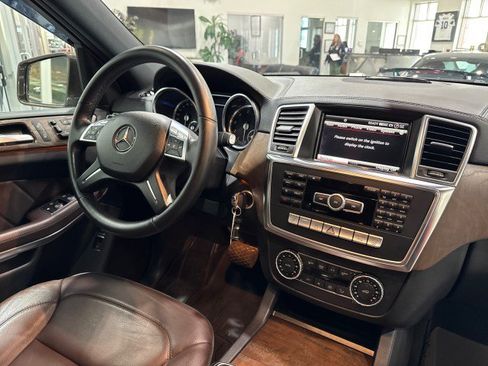Used 2013 Mercedes-Benz GL 450 4MATIC w/ Premium 1 Pkg image 59
