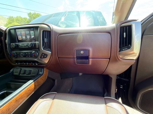 Used 2017 Chevrolet Silverado 1500 High Country AWD/4WD image 9