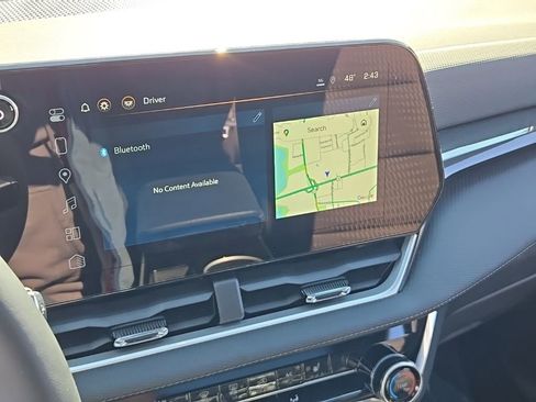 Used 2025 Chevrolet Equinox LT image 23