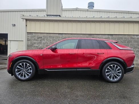 Certified 2024 Cadillac Lyriq Sport w/ LPO, Floor Liner Package image 4