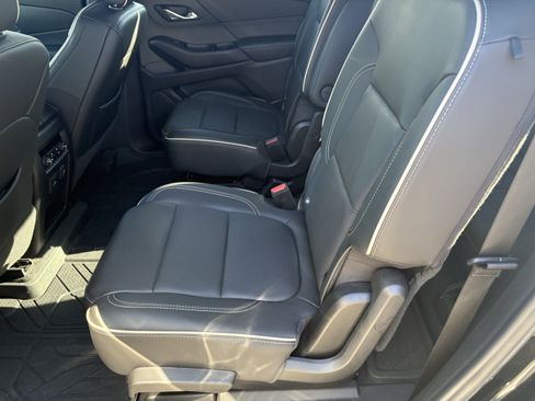 Used 2023 Chevrolet Traverse Premier w/ Redline Edition FWD image 9