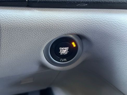 Certified 2020 Chrysler Pacifica Touring-L image 45