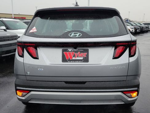 New 2026 Hyundai Tucson Blue SE image 4