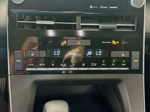 Used 2022 Toyota Avalon XLE image 15