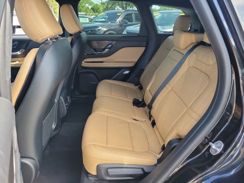 Used 2023 Lincoln Corsair Reserve w/ Jet Appearance Package FWD image 18