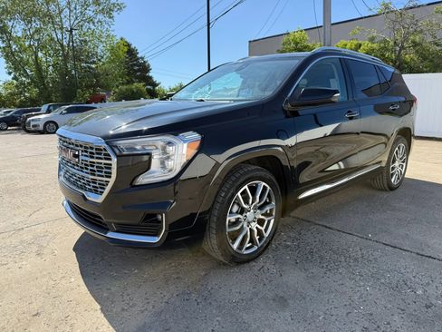 Used 2022 GMC Terrain Denali w/ LPO, Floor Liner Package AWD/4WD image 6