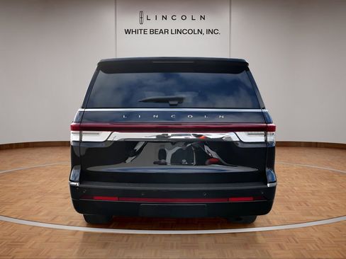 Used 2024 Lincoln Navigator Reserve image 6