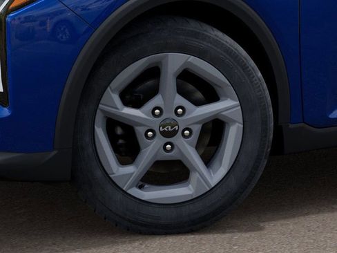 Used 2025 Kia K4 LXS image 9