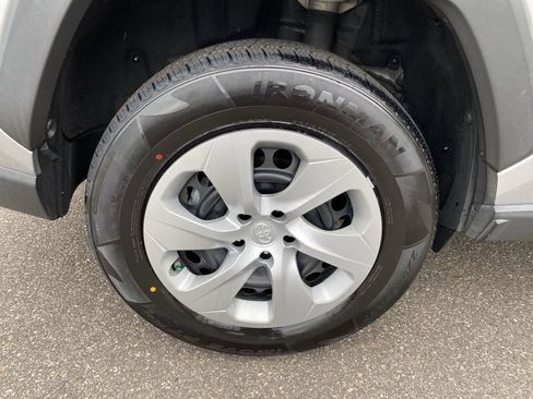 Used 2019 Toyota RAV4 LE w/ All Weather Liner Package AWD/4WD image 13