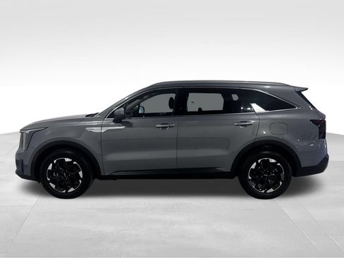 Used 2024 Kia Sorento S FWD image 13