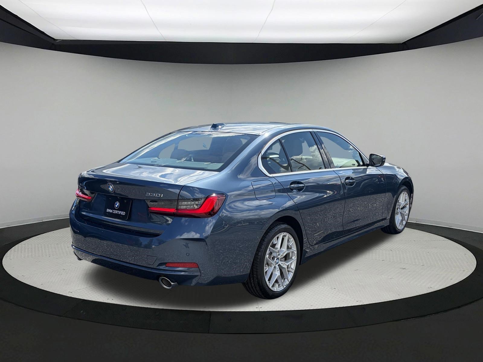 Certified 2025 BMW 330i xDrive Sedan AWD/4WD image 6
