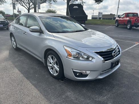 Used 2013 Nissan Altima 2.5 SV w/ 2.5SV Convenience Pkg FWD image 3