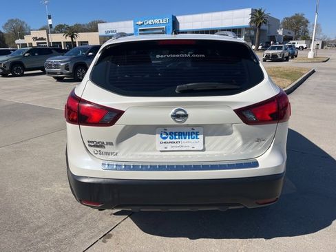 Used 2018 Nissan Rogue Sport SL w/ SL Premium Package image 5