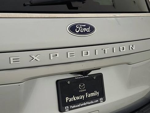 Used 2024 Ford Expedition XLT RWD image 31