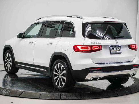 Used 2023 Mercedes-Benz GLB 250 image 2