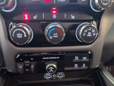 New 2026 RAM 1500 4x4 Crew Cab image 21