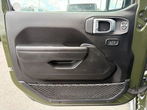 Used 2022 Jeep Gladiator Sport AWD/4WD image 26